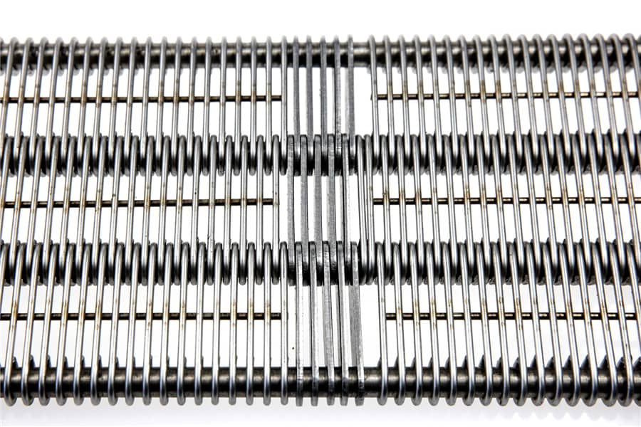 Low-Maintenance Wire Ring Belt for Beverage Production