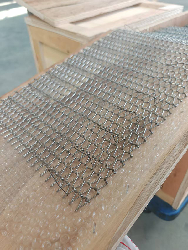 custom titanium standoff high temperature conveyor belt