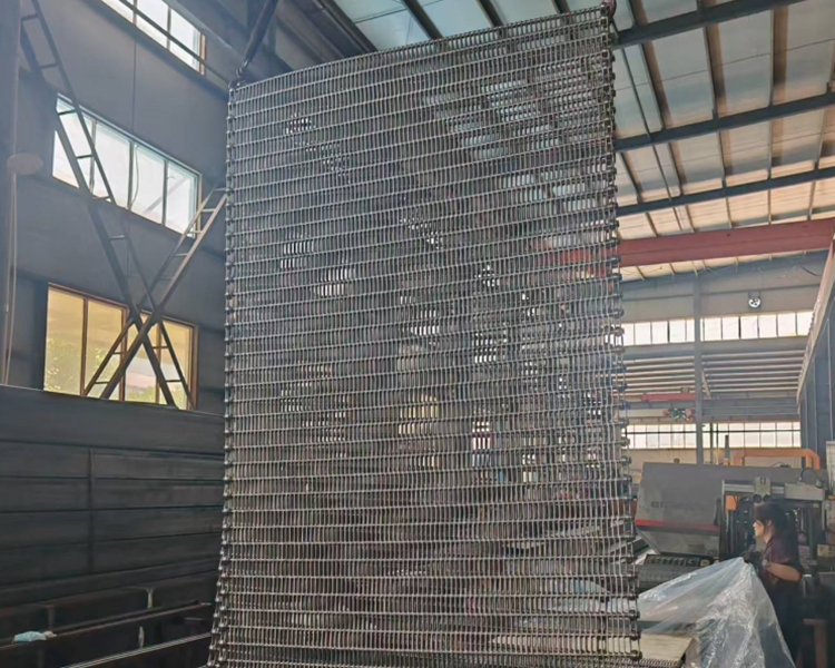 Huada Mesh Belt Supplies Heavy-Duty SUS 304 Conveyor Belt to Global Industrial Solutions Leader for Abrasion-Intensive Processes​